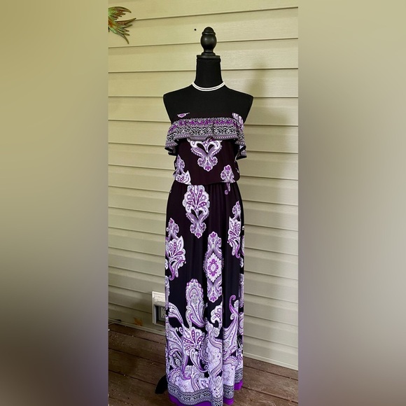 White House Black Market Strapless Dress with Purple Accents - Picture 3 of 13